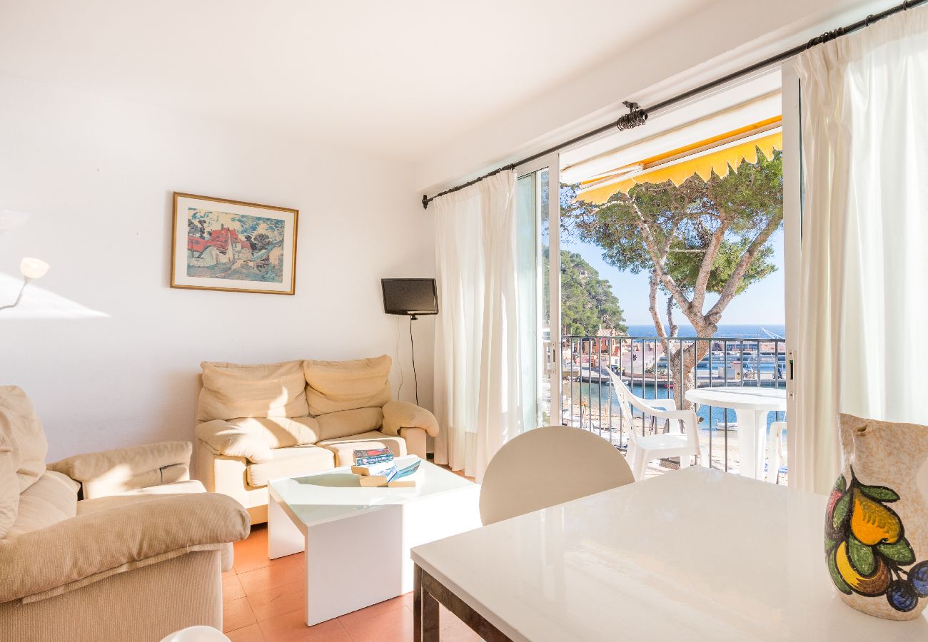 Apartamento en Llafranc - 1BON 2 - Apartamento para 6 personas en Llafranc en primera línea de mar