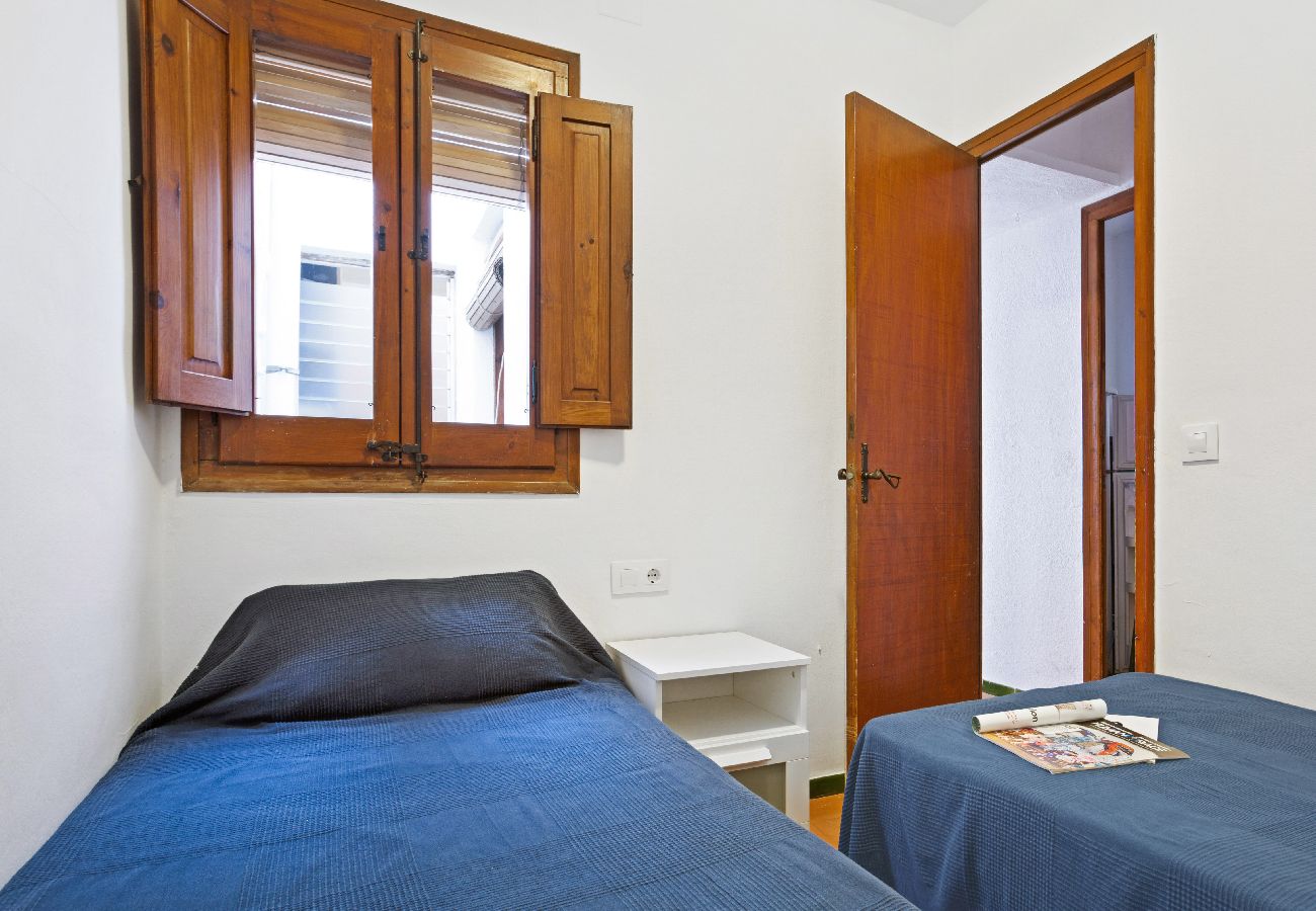 Apartamento en Llafranc - 1BON 2 - Apartamento para 6 personas en Llafranc en primera línea de mar