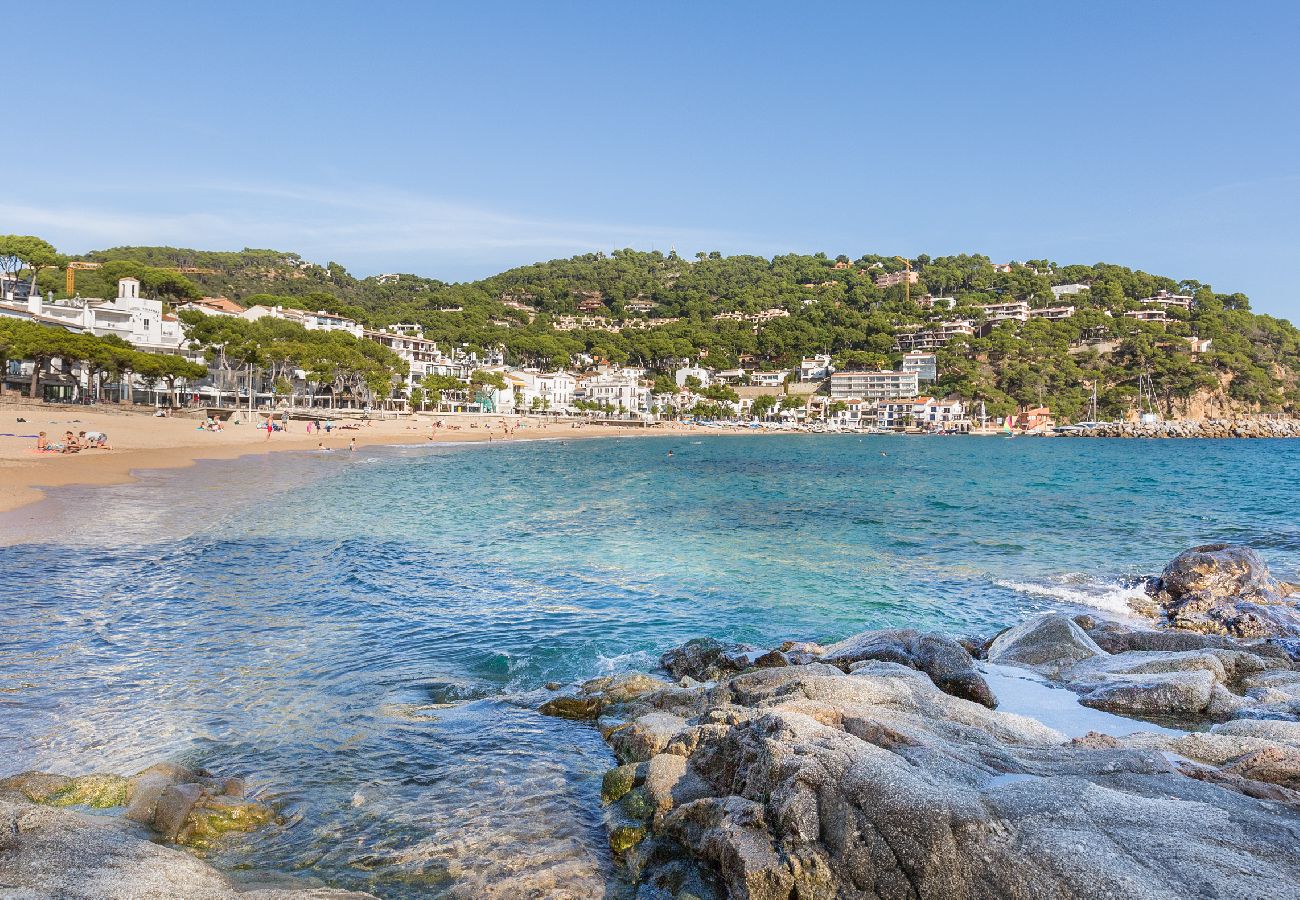 Villa en Calella de Palafrugell - 1BENET 1 -Casa dividida en 3 apartamentos totalmente independientes con piscina compartida a tan solo 1 km de la playa de Calella de Palafrugell