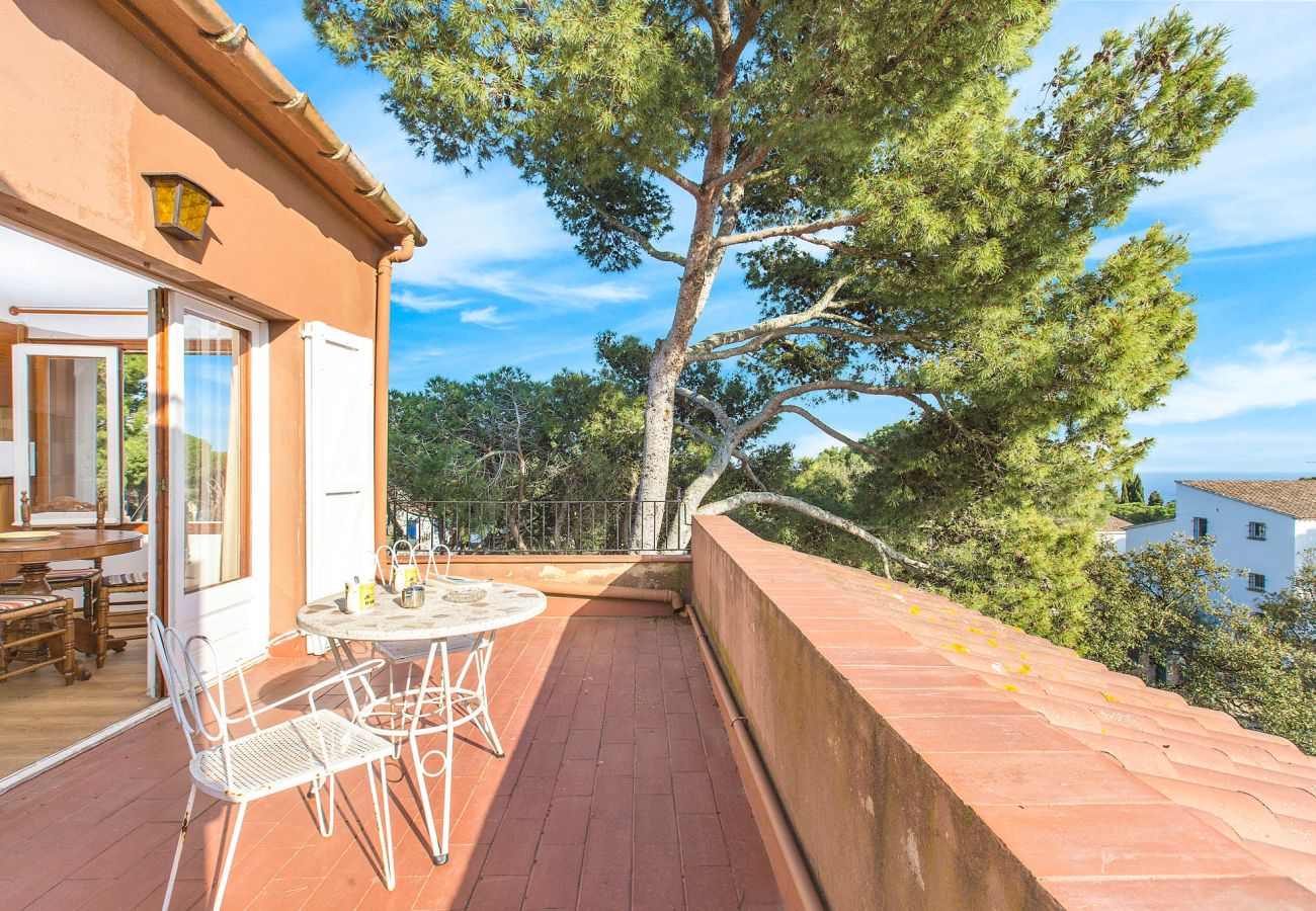 Estudio en Calella de Palafrugell - 1BENET EST - Casa dividida en 3 apartamentos totalmente independientes con piscina compartida a tan solo 1 km de la playa de Calella de Palafrugell