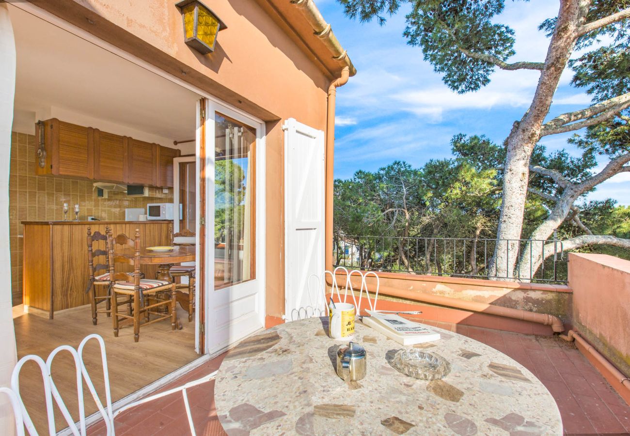 Estudio en Calella de Palafrugell - 1BENET EST - Casa dividida en 3 apartamentos totalmente independientes con piscina compartida a tan solo 1 km de la playa de Calella de Palafrugell