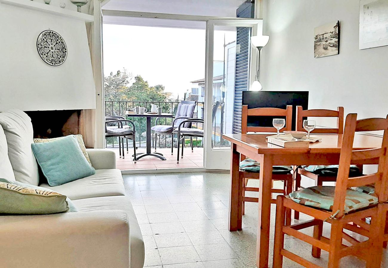 Apartamento en Calella de Palafrugell - 1CAN01 - Acogedor apartamento para 4 personas con terraza situado a pocos minutos caminando de la playa de Calella de Palafrugell.