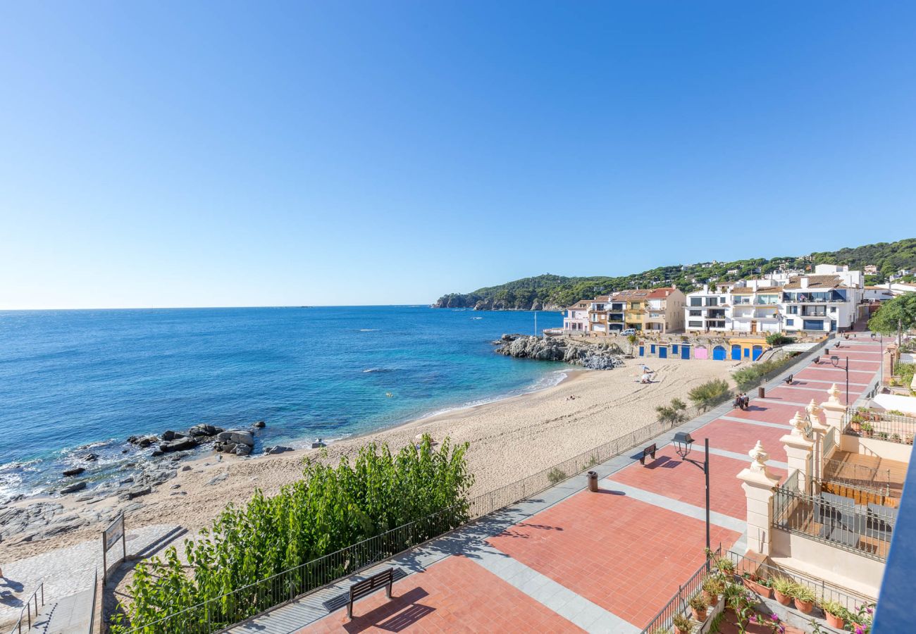 Apartamento en Calella de Palafrugell - 1CAN02 - Apartamento para 6 personas con terraza  frente a la playa de Calella de Palafrugell