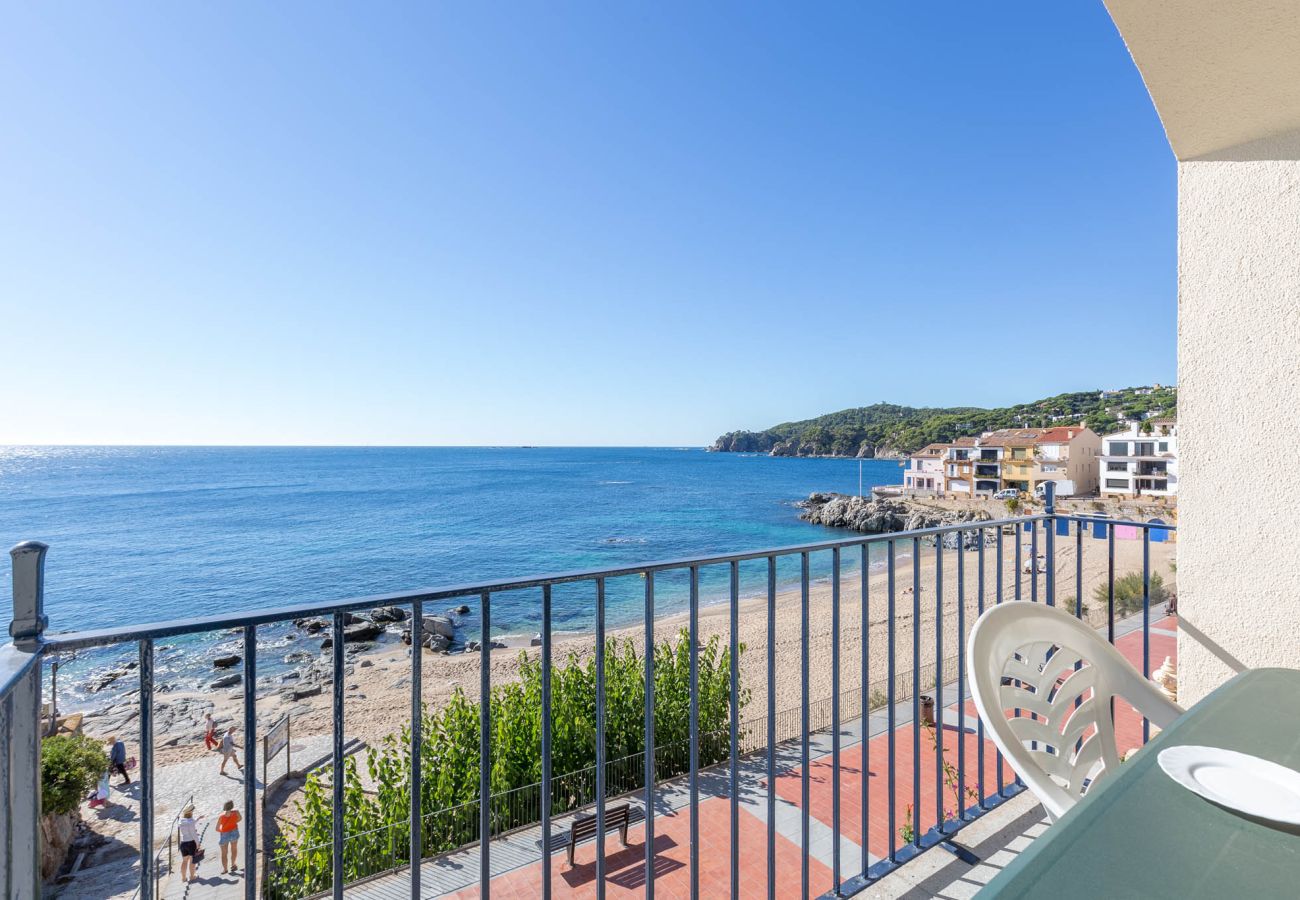 Apartamento en Calella de Palafrugell - 1CAN02 - Apartamento para 6 personas con terraza  frente a la playa de Calella de Palafrugell