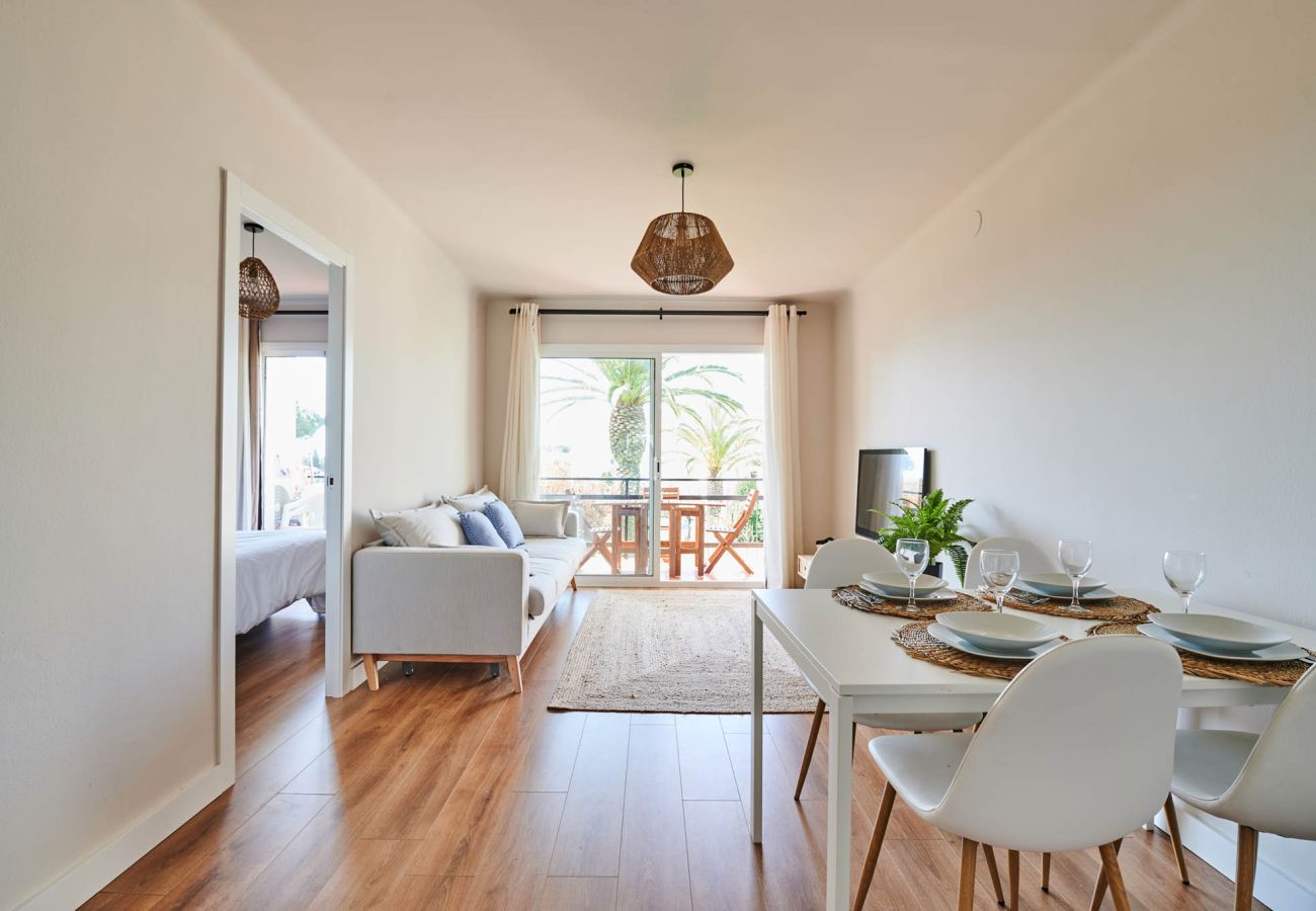 Apartamento en Calella de Palafrugell - 1CB - E4 Apartamento totalmente reformado con piscina y jardín comunitario cerca de la playa de Calella de Palafrugell