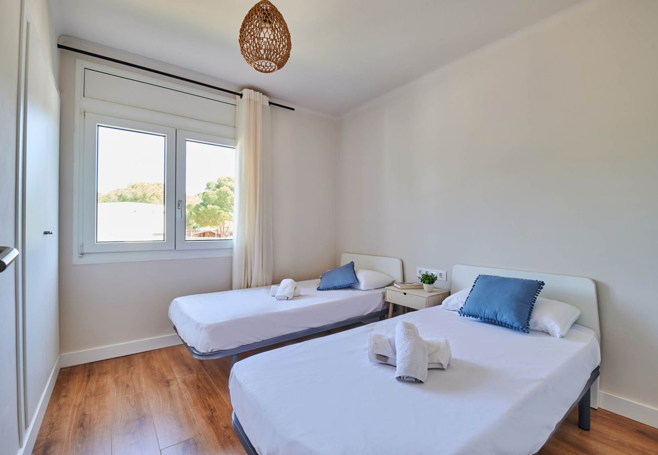 Apartamento en Calella de Palafrugell - 1CB - E4 Apartamento totalmente reformado con piscina y jardín comunitario cerca de la playa de Calella de Palafrugell