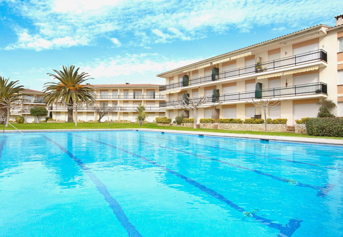 Apartamento en Calella de Palafrugell - 1CB K2 - Apartamento con dos habitaciones en una zona muy tranquila con jardín y piscina comunitaria cerca de la playa de Calella de Palafrugell