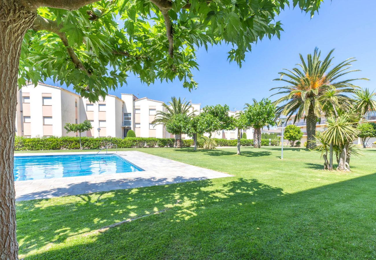 Apartamento en Calella de Palafrugell - 1CB K2 - Apartamento con dos habitaciones en una zona muy tranquila con jardín y piscina comunitaria cerca de la playa de Calella de Palafrugell