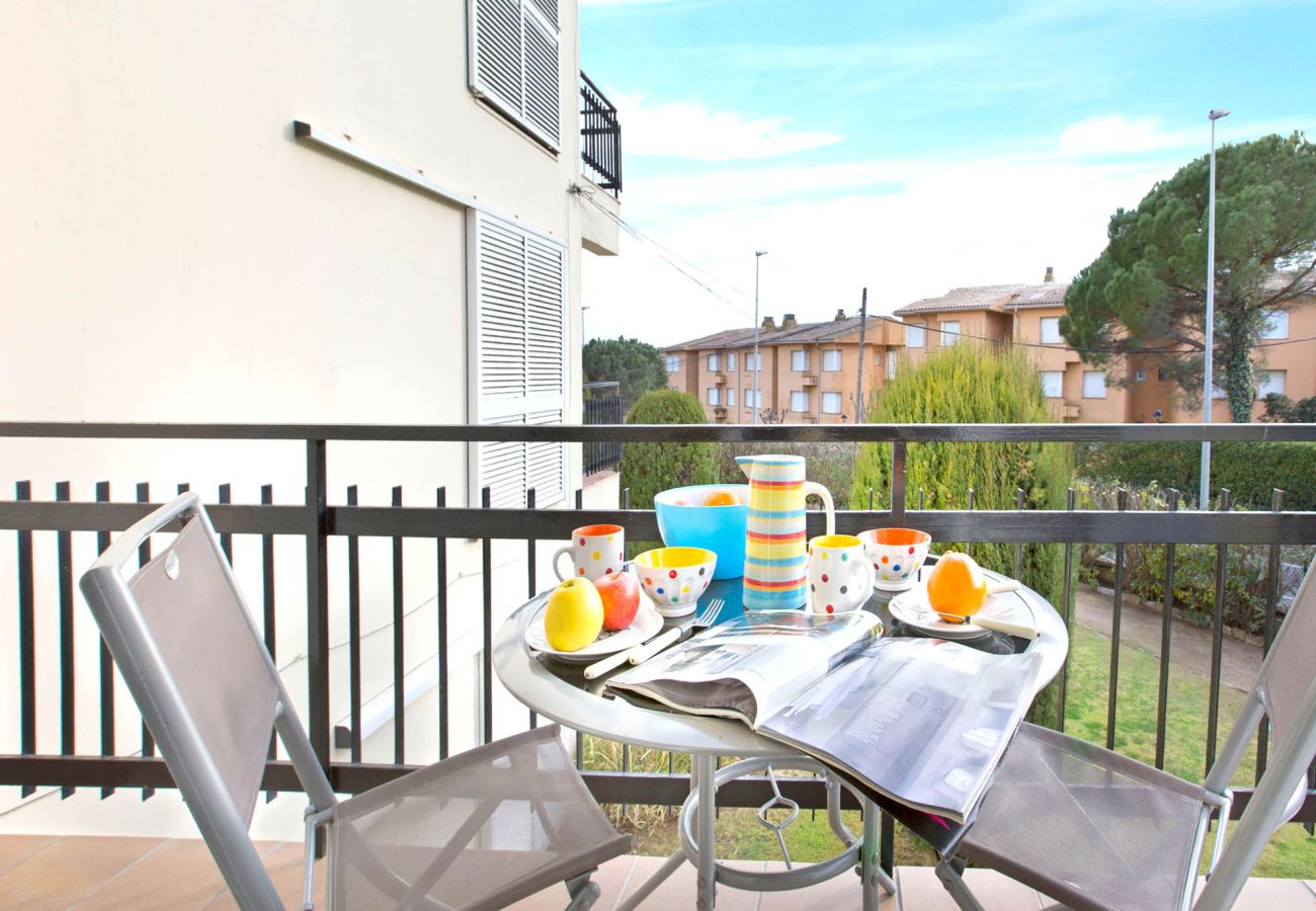 Apartamento en Calella de Palafrugell - 1CB K2 - Apartamento con dos habitaciones en una zona muy tranquila con jardín y piscina comunitaria cerca de la playa de Calella de Palafrugell