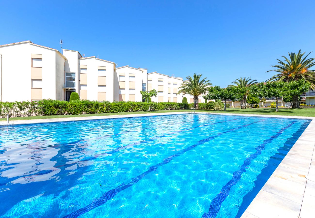 Apartamento en Calella de Palafrugell - 1CB K2 - Apartamento con dos habitaciones en una zona muy tranquila con jardín y piscina comunitaria cerca de la playa de Calella de Palafrugell