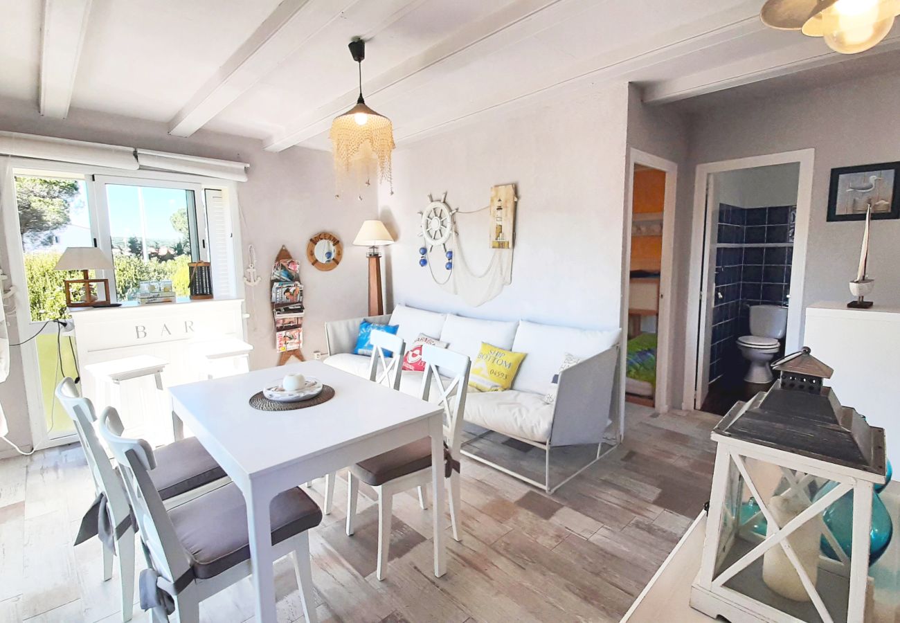 Apartamento en Calella de Palafrugell - 1CB K2 - Apartamento con dos habitaciones en una zona muy tranquila con jardín y piscina comunitaria cerca de la playa de Calella de Palafrugell