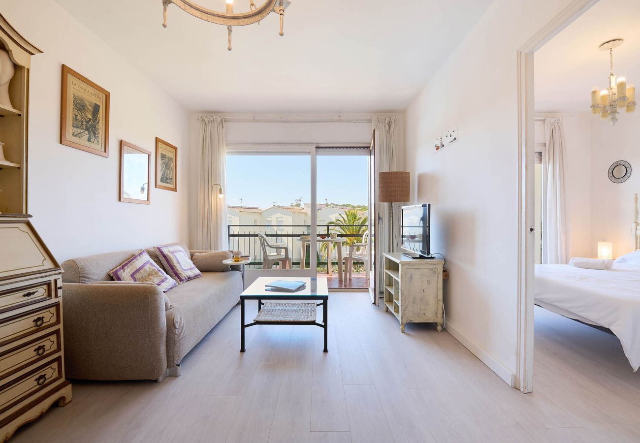 Apartamento en Calella de Palafrugell - 1CB X3 - Apartamento de 2 habitaciones en una zona muy tranquila con jardín y piscina comunitaria cerca de la playa de Calella de Palafrugell