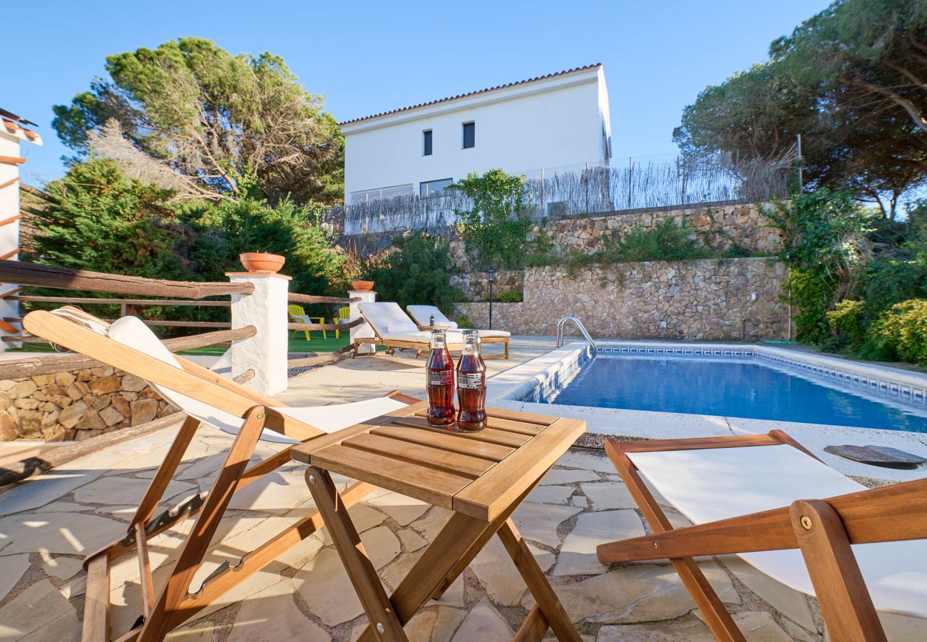 Villa en Lloret de Mar - 2SER01 - Casa de 3 habitaciones con piscina privada y vistas al mar situada muy cerca de la playa 