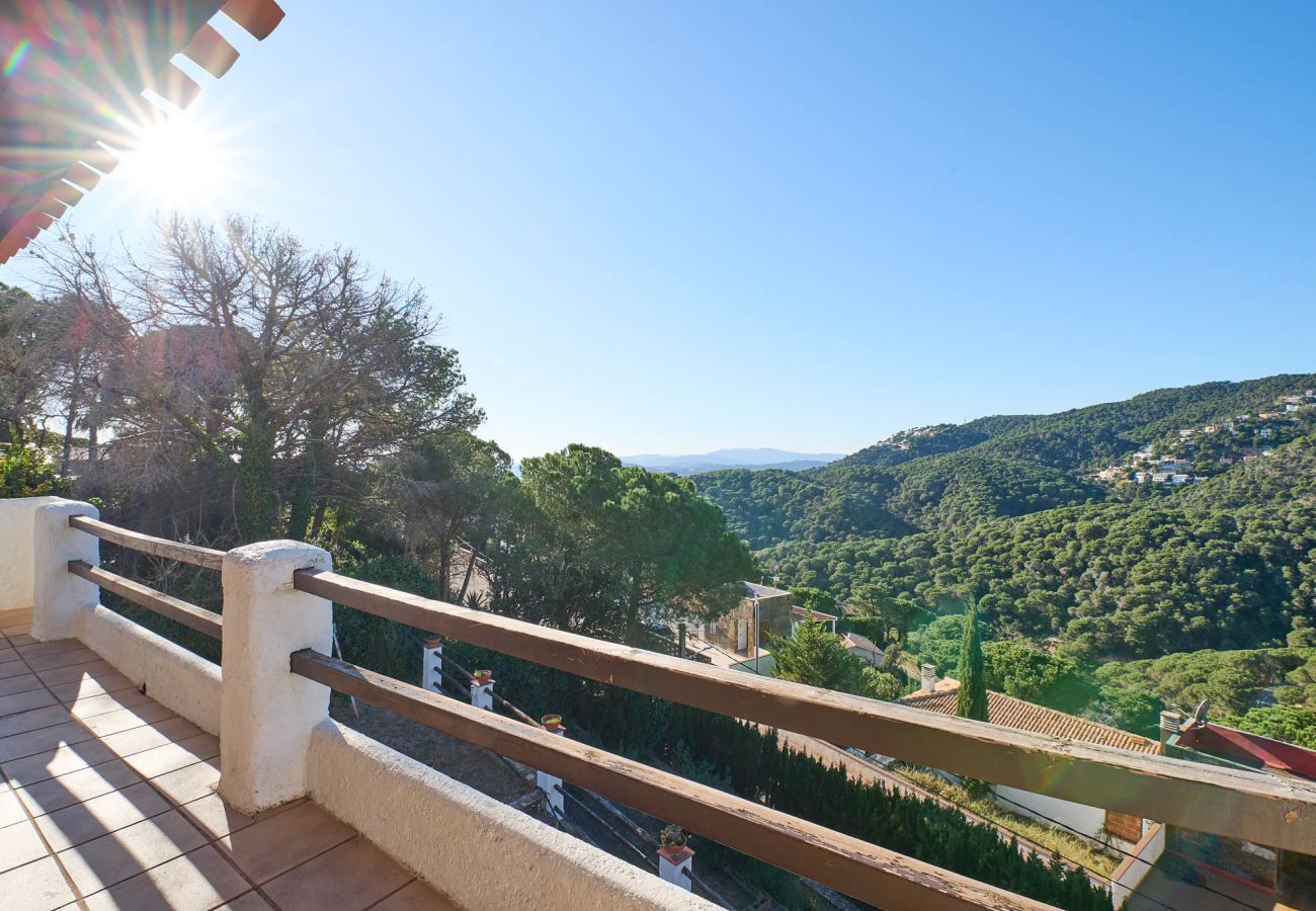 Villa en Lloret de Mar - 2SER01 - Casa de 3 habitaciones con piscina privada y vistas al mar situada muy cerca de la playa 