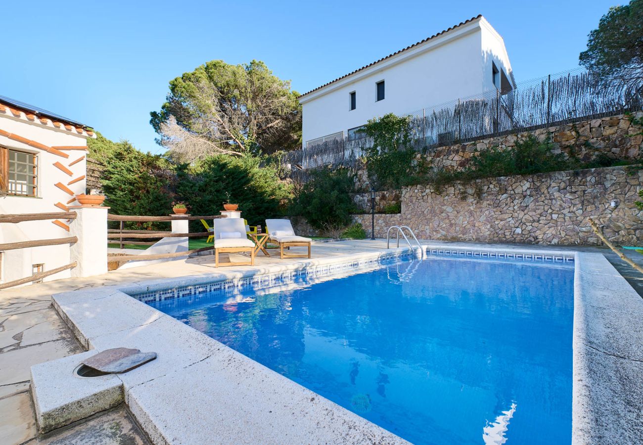 Villa en Lloret de Mar - 2SER01 - Casa de 3 habitaciones con piscina privada y vistas al mar situada muy cerca de la playa 