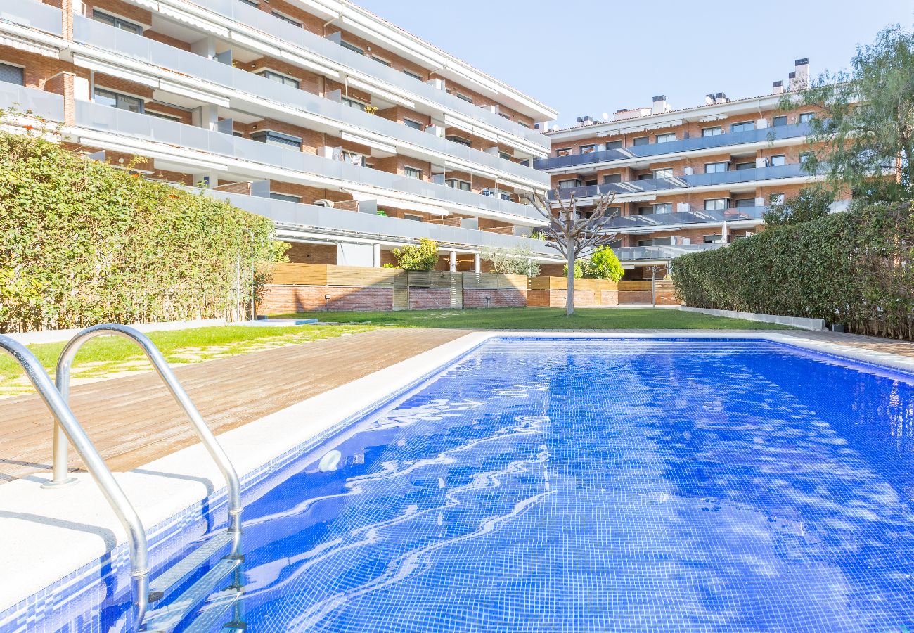 Apartamento en Lloret de Mar - 2KIS01- Acogedor apartamento para 4 personas con piscina situado cerca del centro y de la playa