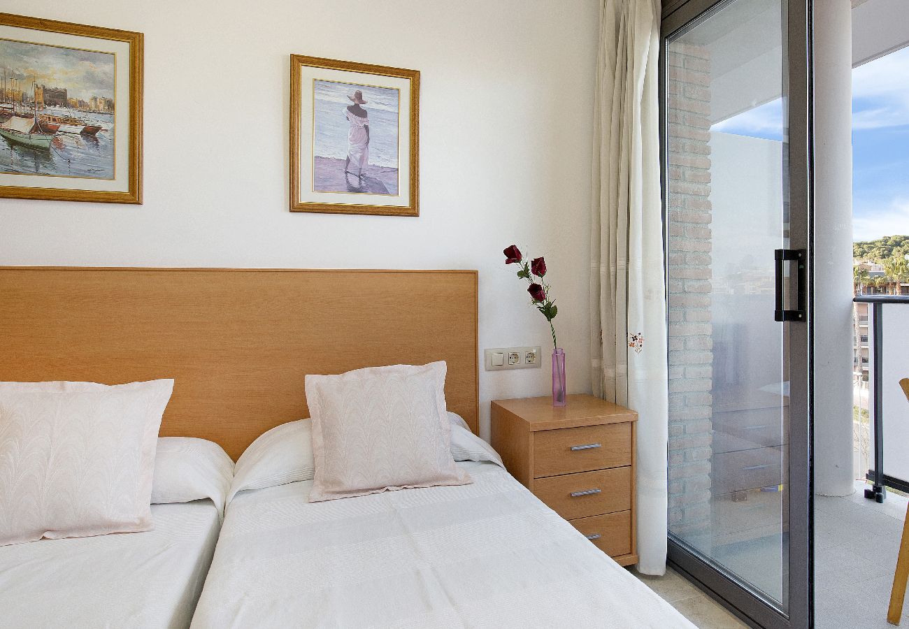 Apartamento en Lloret de Mar - 2KIS01- Acogedor apartamento para 4 personas con piscina situado cerca del centro y de la playa