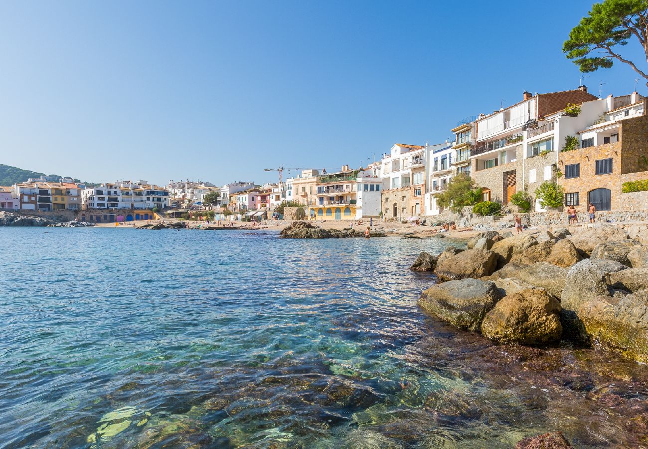 Apartamento en Calella de Palafrugell - 1MG G2 - Apartamento básico con piscina comunitaria situado a  400m de la playa de Calella de Palafrugell