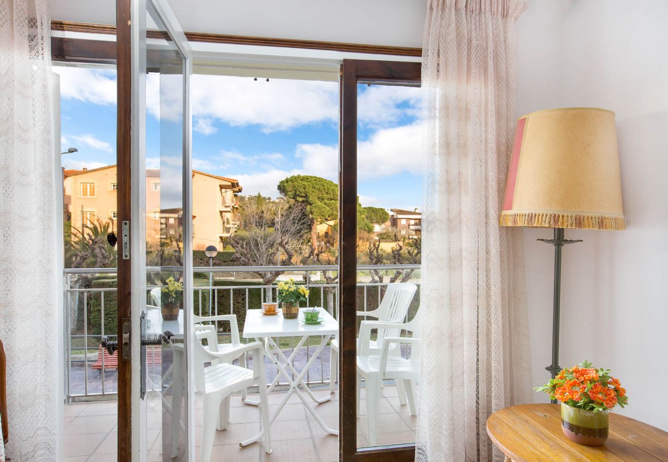 Apartamento en Calella de Palafrugell - 1MG G2 - Apartamento básico con piscina comunitaria situado a  400m de la playa de Calella de Palafrugell