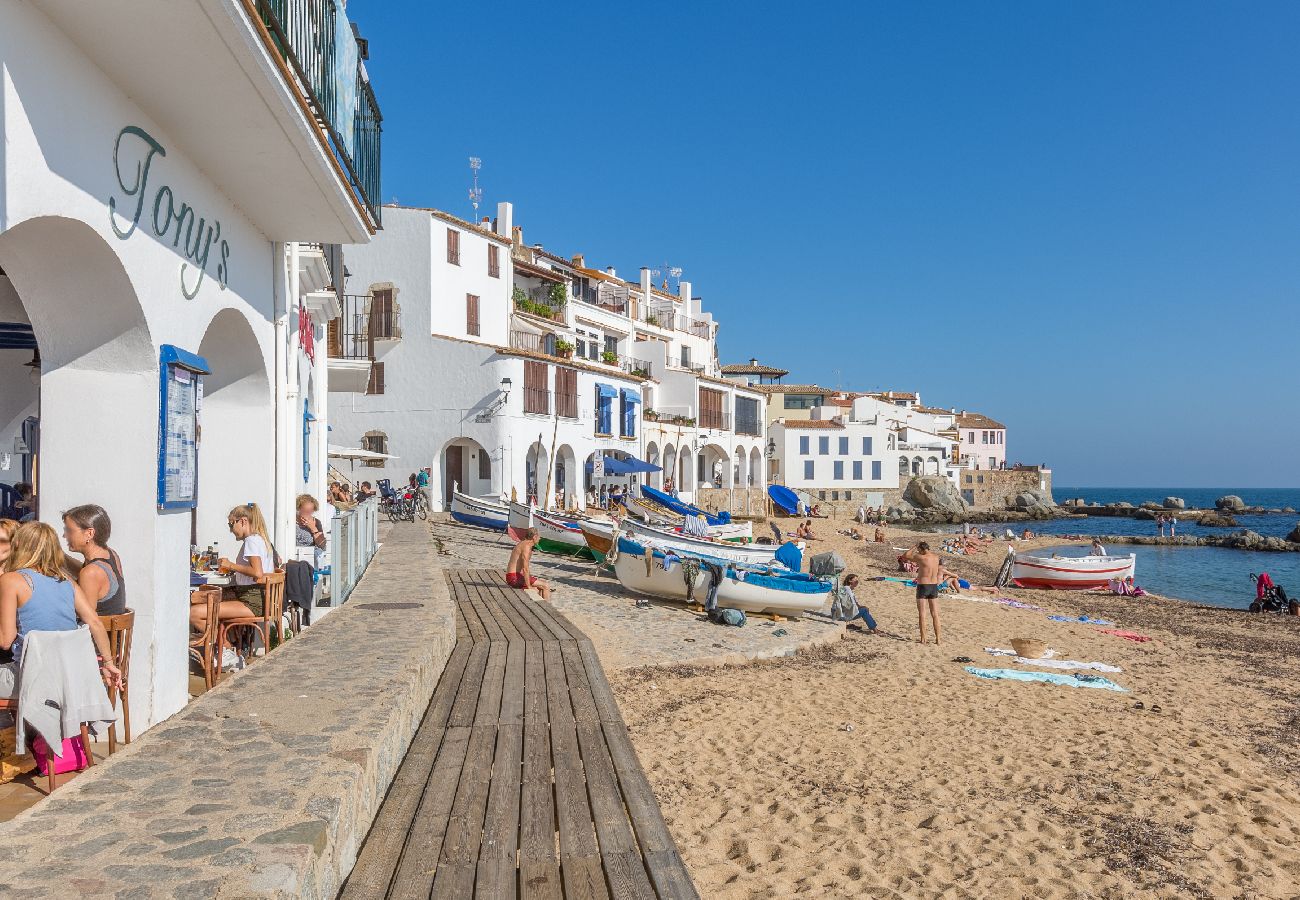 Apartamento en Calella de Palafrugell - 1MARIA PL - Apartamento sencillo con terraza ubicado a pocos minutos caminando de la tranquila playa de Calella de Palafrugell