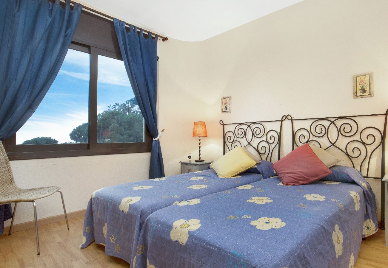 Villa en Lloret de Mar - 2MON6 - Preciosa casa con piscina privada situada en una zona residencial muy tranquila a tan sólo 2,5 km de la bonita y tranquila playa de Canyelles