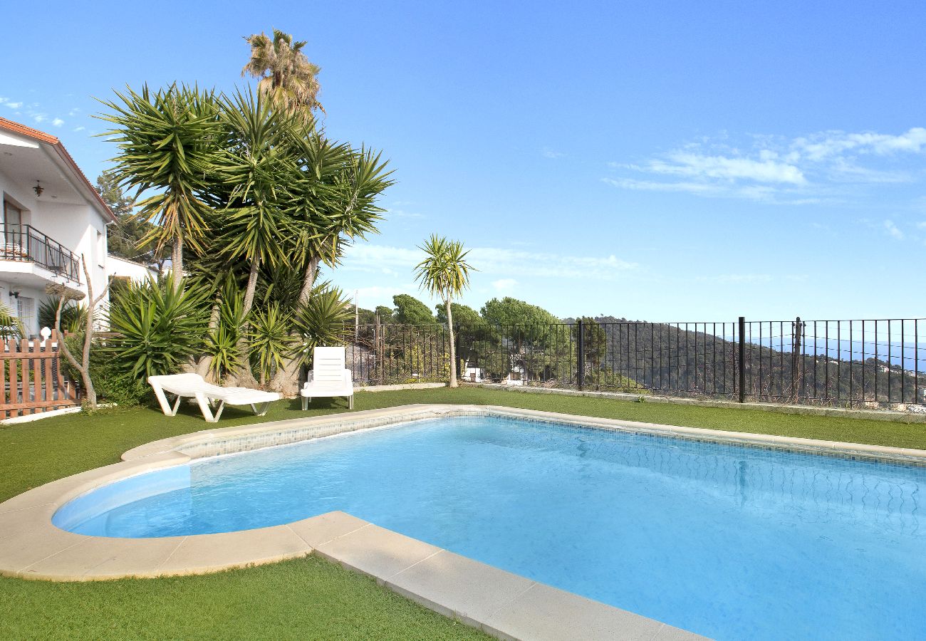 Villa en Lloret de Mar - 2PAL01- Casa con piscina privada y bonitas vistas al mar situada cerca de la playa