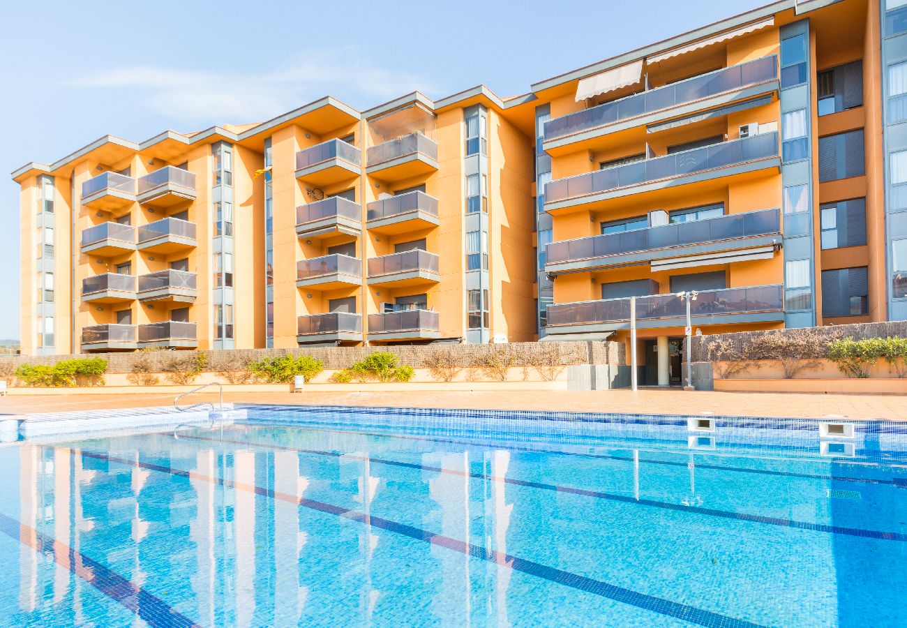 Apartamento en Lloret de Mar - 2STACRIS06 - Acogedor apartamento para 6 personas con terraza situado en Lloret de Mar (Fenals), cerca de la playa y del centro.