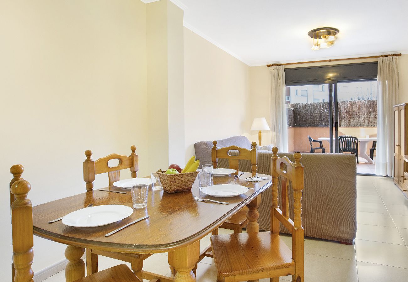 Apartamento en Lloret de Mar - 2STACRIS06 - Acogedor apartamento para 6 personas con terraza situado en Lloret de Mar (Fenals), cerca de la playa y del centro.