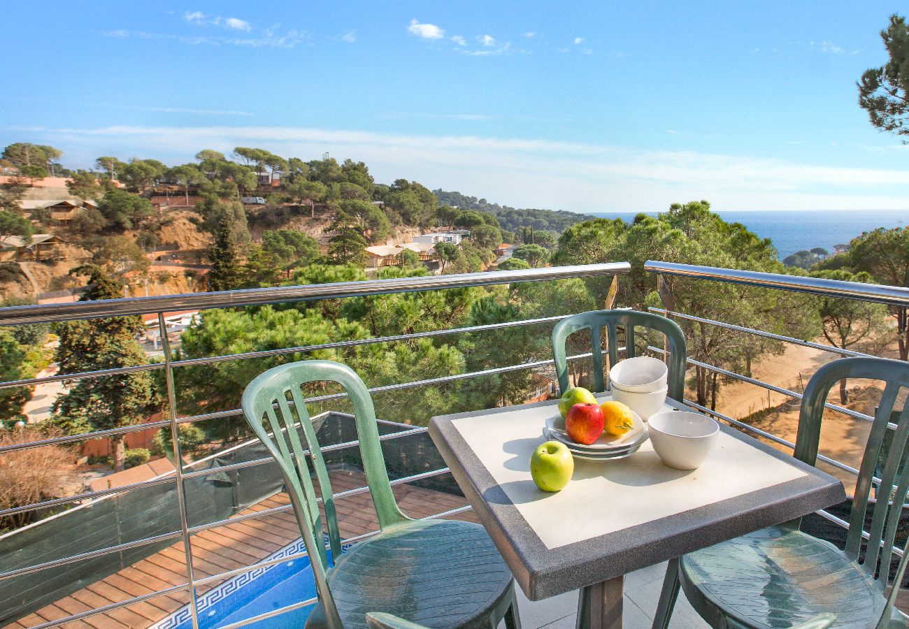 Villa en Lloret de Mar - 2SANT01 - Bonita casa para 8 personas con piscina privada e impresionantes vistas al mar situada cerca de la playa 