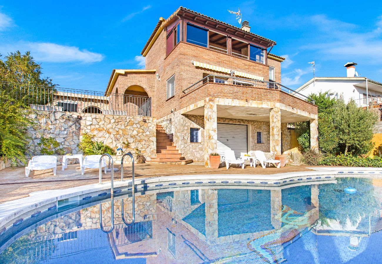 Villa en Vidreres - 2SOT01 - Bonita casa para 8 personas con piscina privada situada en una zona residencial tranquila 