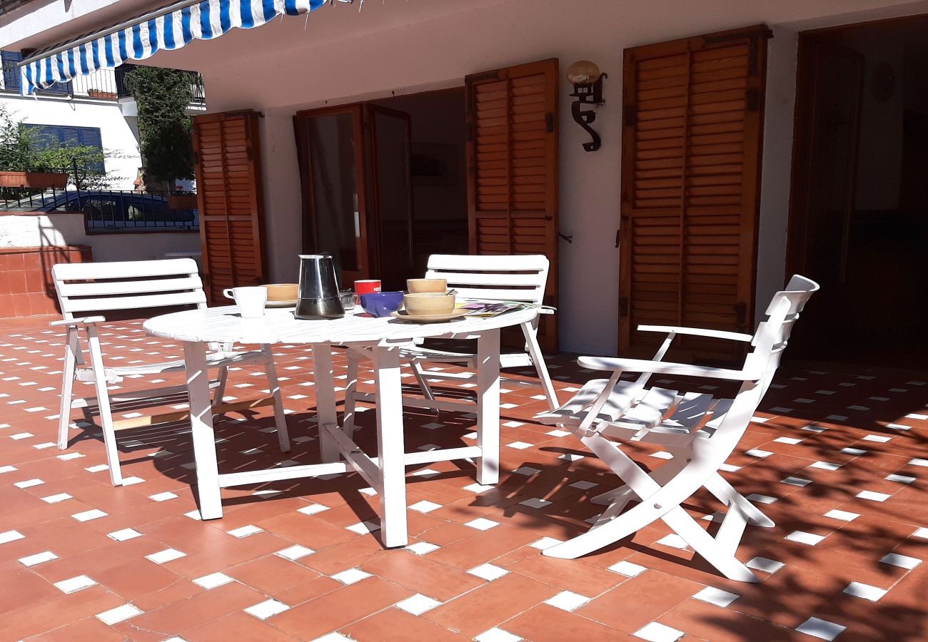 Apartamento en Llafranc - 1AL 01 - Apartamento sencillo con terraza cerca de la playa de Llafranc