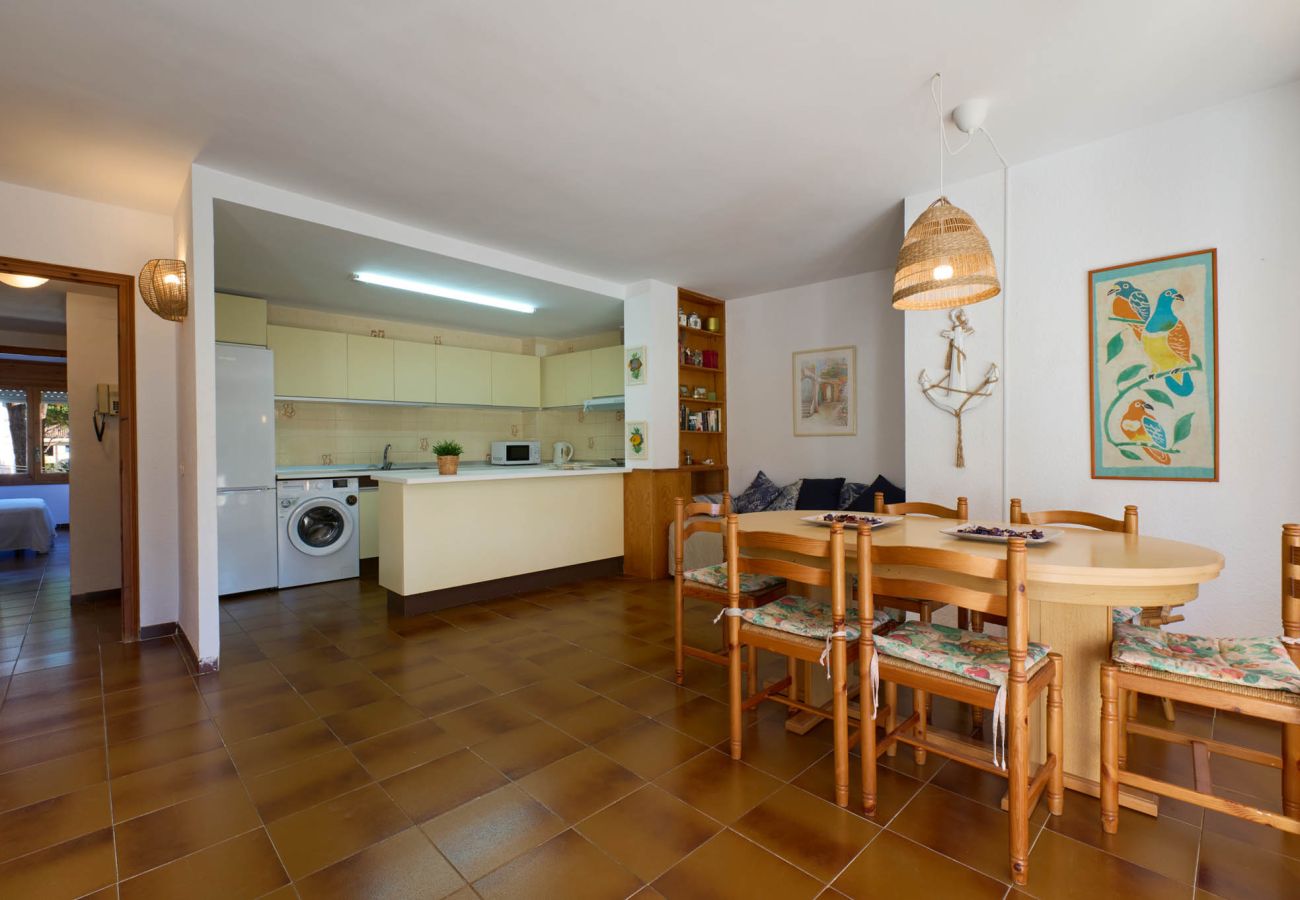 Apartamento en Calella de Palafrugell - 1I-90 Acogedor apartamento con piscina comunitaria a pocos minutos caminando de la playa de Calella de Palafrugell