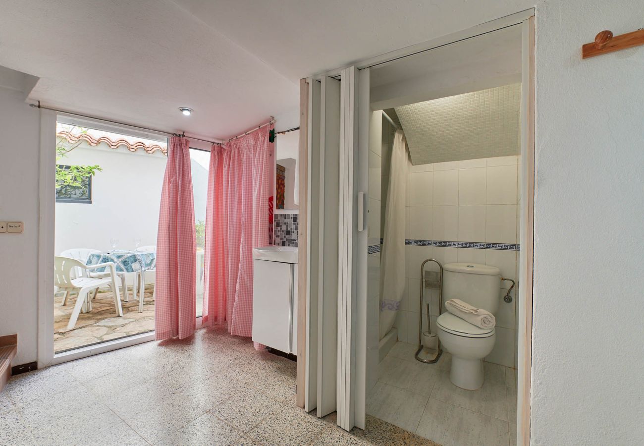 Apartamento en Calella de Palafrugell - 1AUR 01 - Apartamento de dos dormitorios con terraza cerca de la playa de Calella de Palafrugell