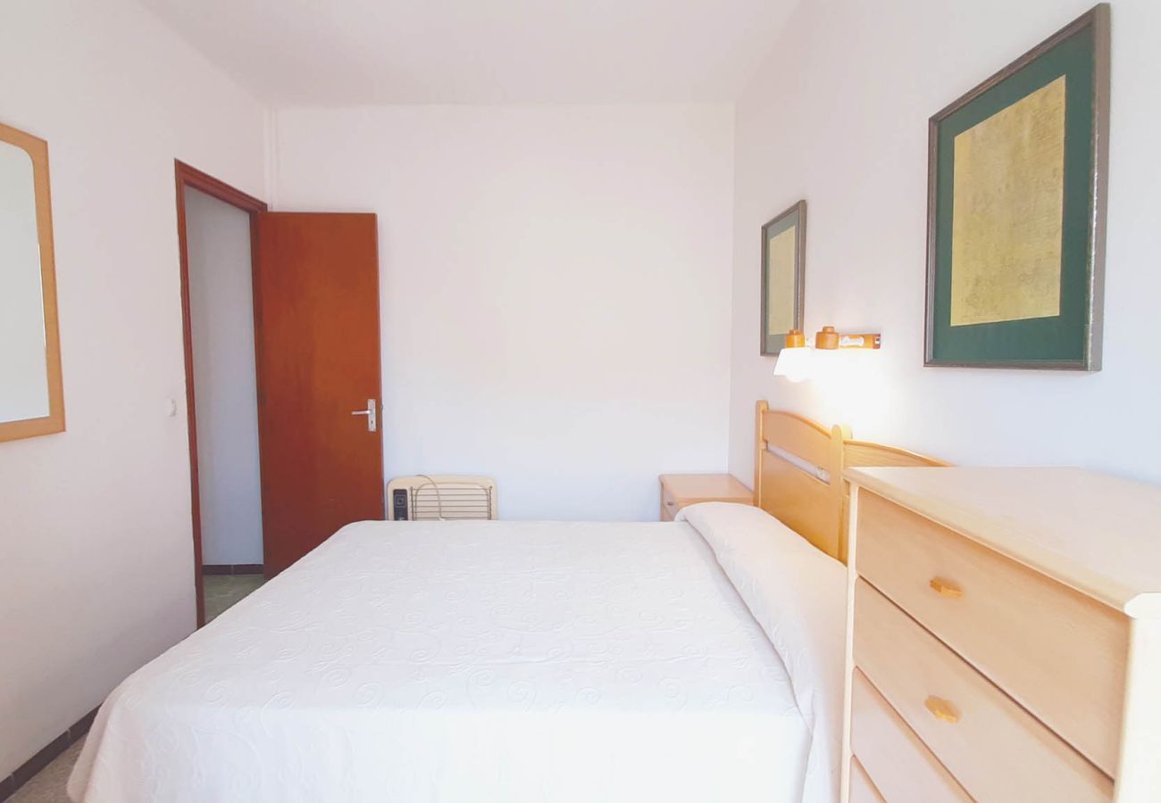 Apartamento en Calella de Palafrugell - 1 LLAD 2 - Apartamento con terraza cerca de la playa de Calella de Palafrugell