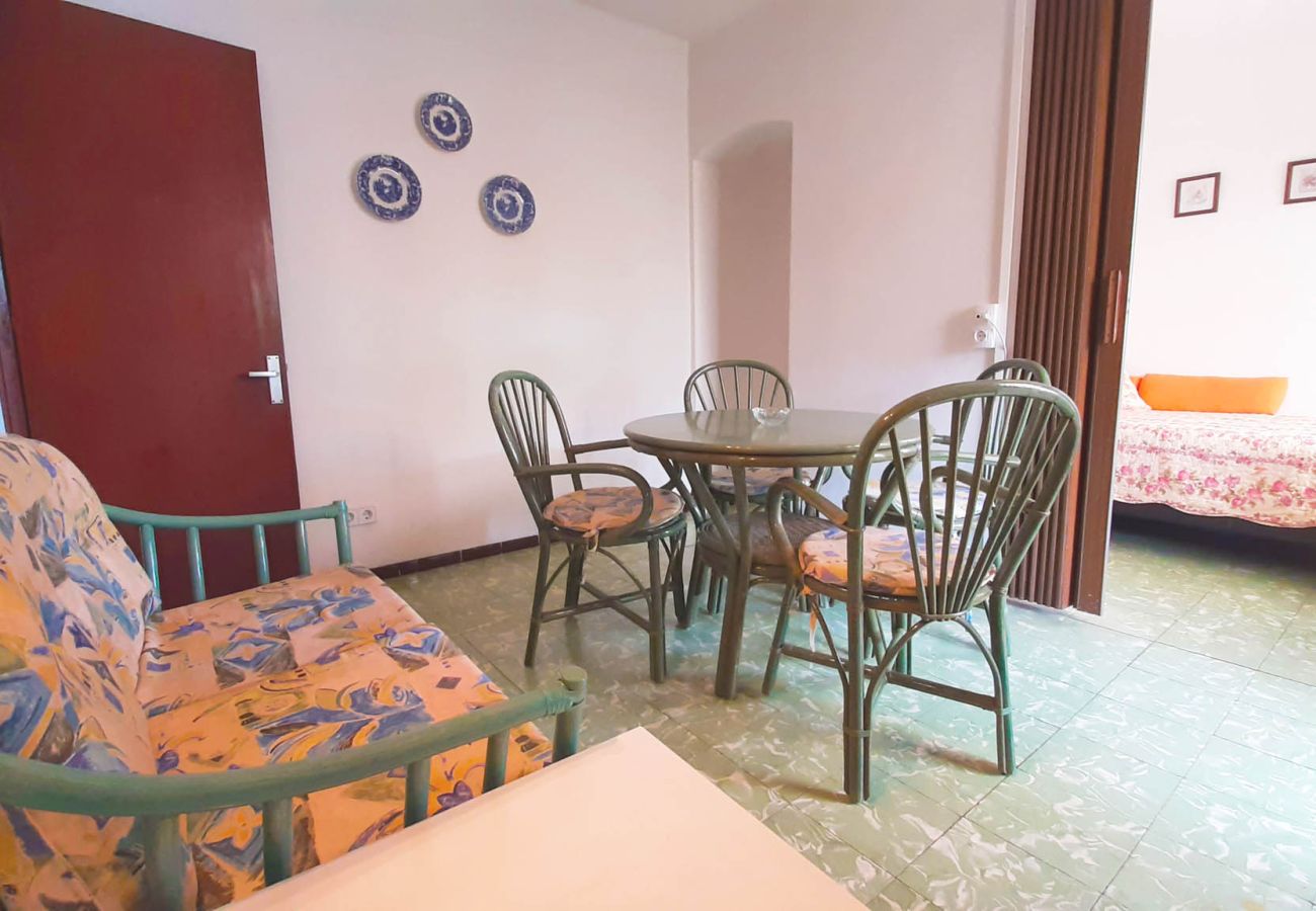 Apartamento en Calella de Palafrugell - 1 LLAD 2 - Apartamento con terraza cerca de la playa de Calella de Palafrugell