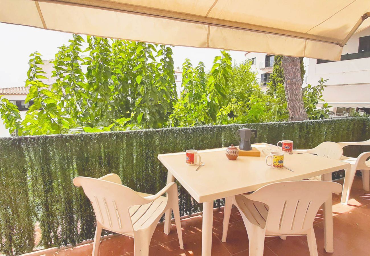 Apartamento en Calella de Palafrugell - 1 LLAD 2 - Apartamento con terraza cerca de la playa de Calella de Palafrugell