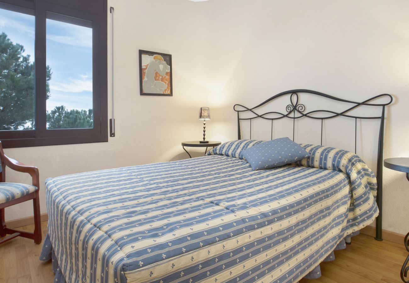 Villa en Lloret de Mar - 2MON10 - Preciosa casa con piscina privada situada en una zona residencial muy tranquila a tan sólo 2,5 km de la bonita y tranquila playa de Canyelles