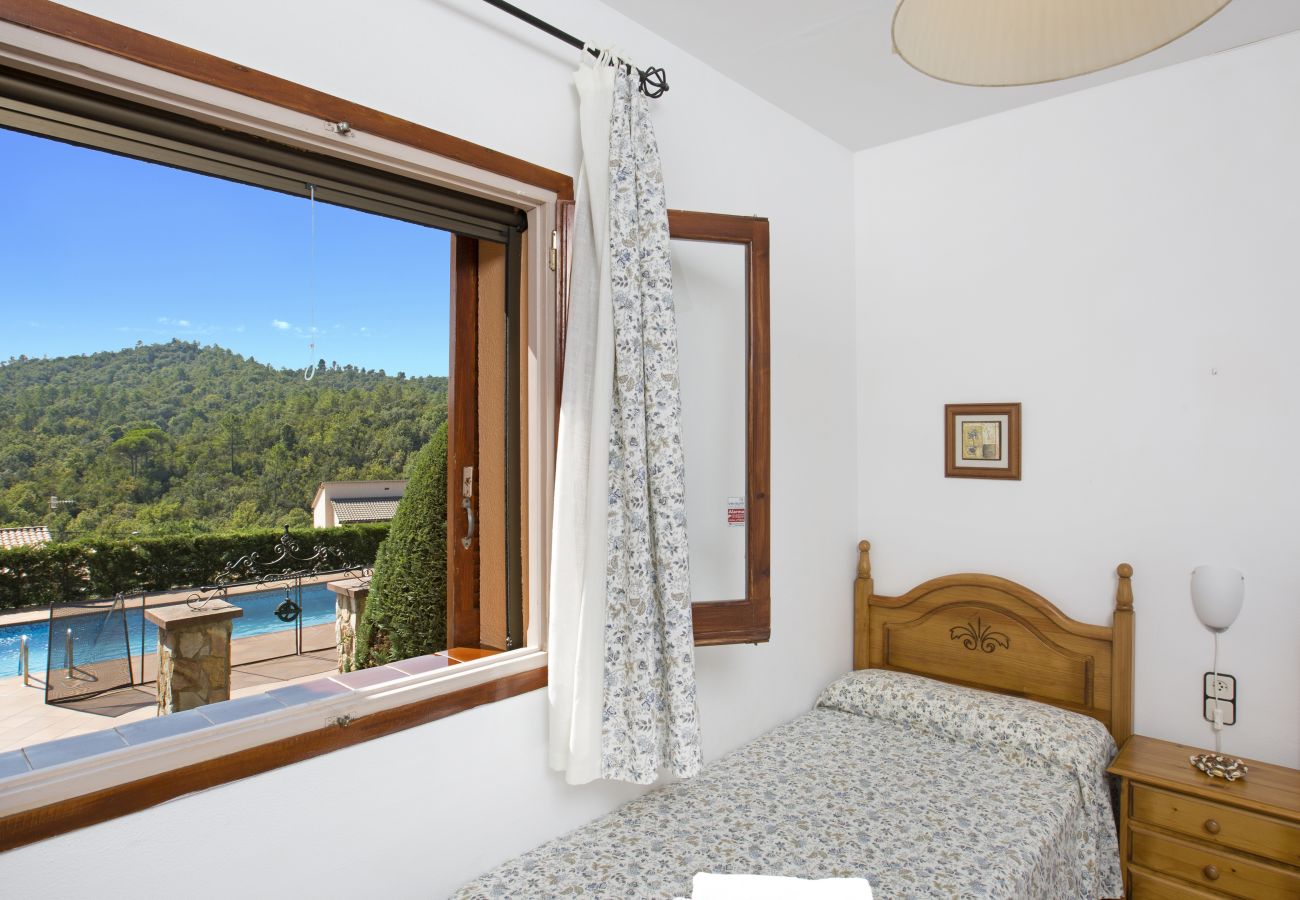 Villa en Vidreres - 2CIP01-10pax - Casa con capacidad para 10 personas y piscina privada situada en una zona tranquila