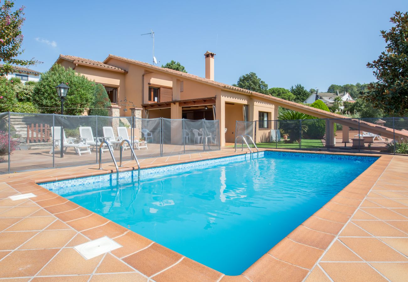 Villa en Vidreres - 2CIP01-10pax - Casa con capacidad para 10 personas y piscina privada situada en una zona tranquila