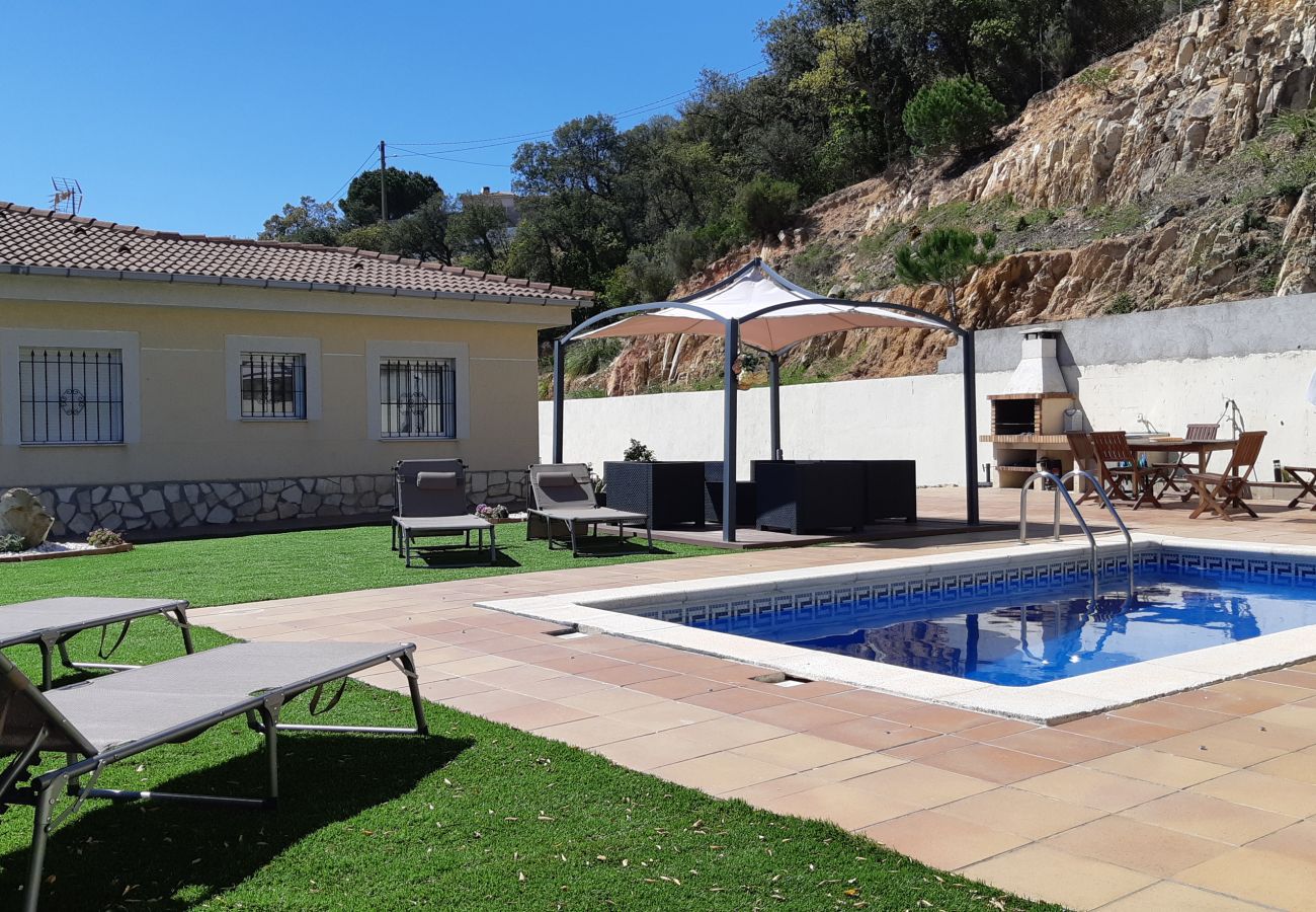 Villa en Lloret de Mar - 2NOR02 - Casa con piscina privada en urbanización