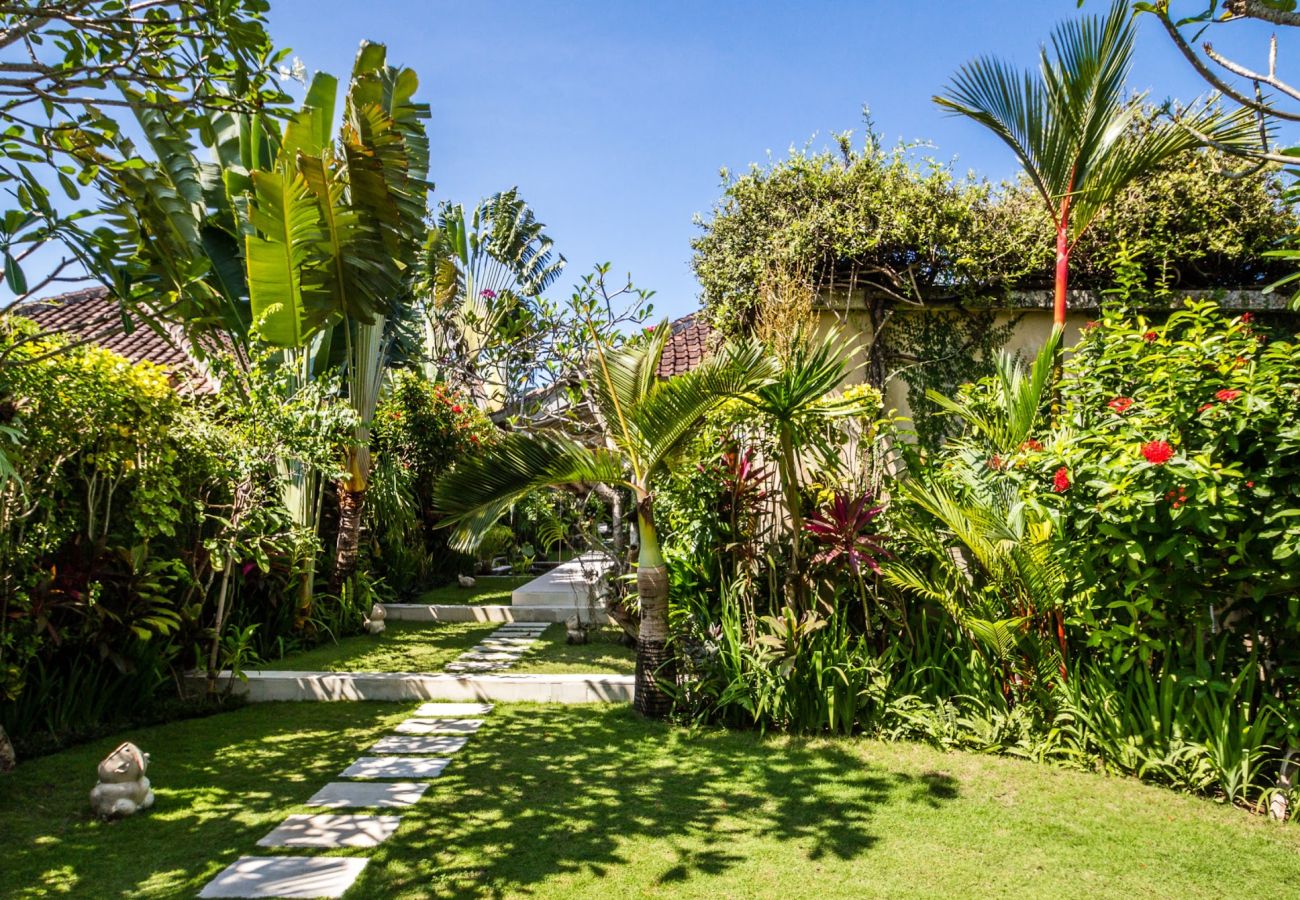 Villa en Canggu - Gembira - Casa de 2 habitaciones con piscina cerca de la playa de Bal