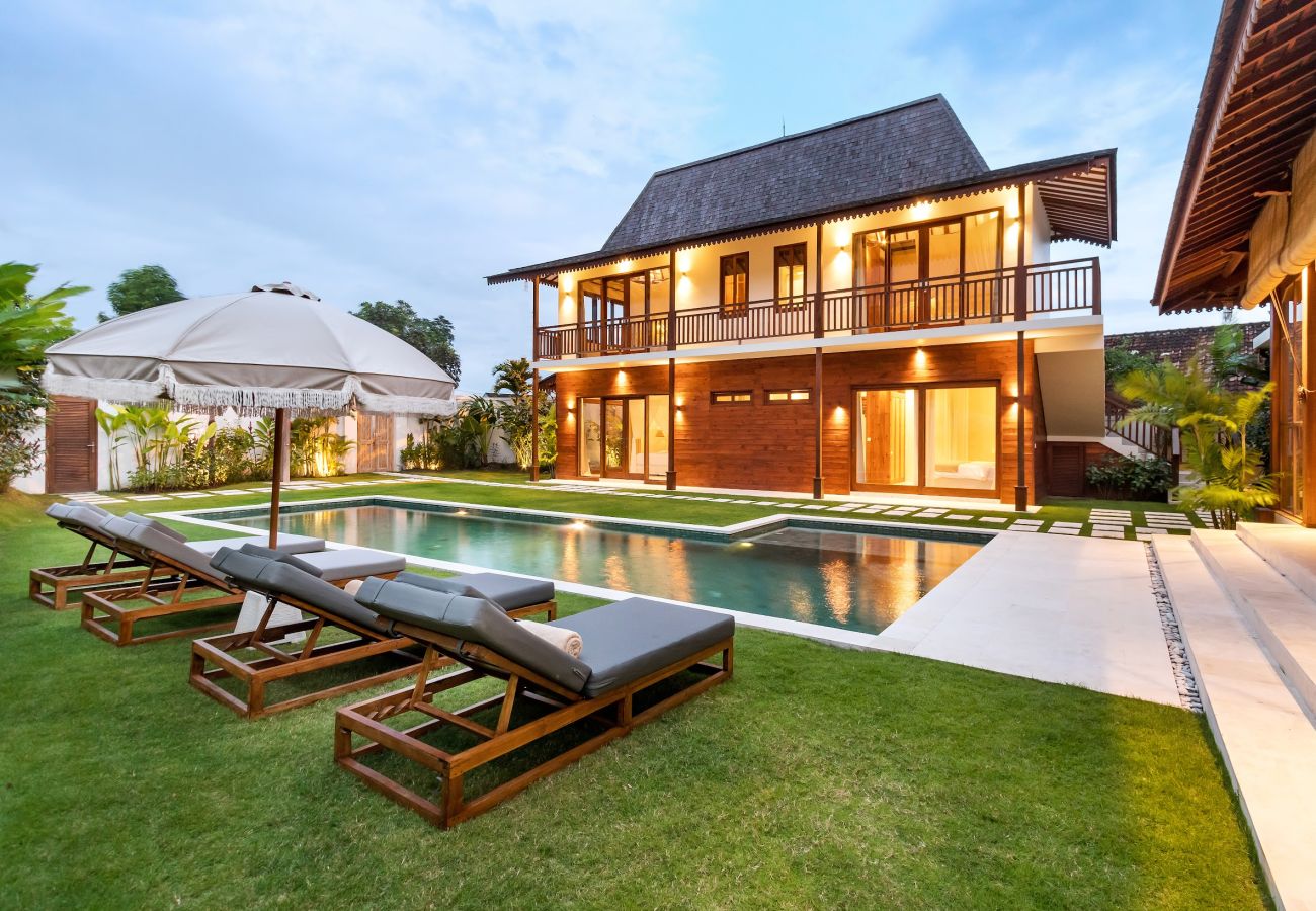 Villa en Kerobokan - Alea Estate- Espectacular casa de 18 personas con piscina en Bali