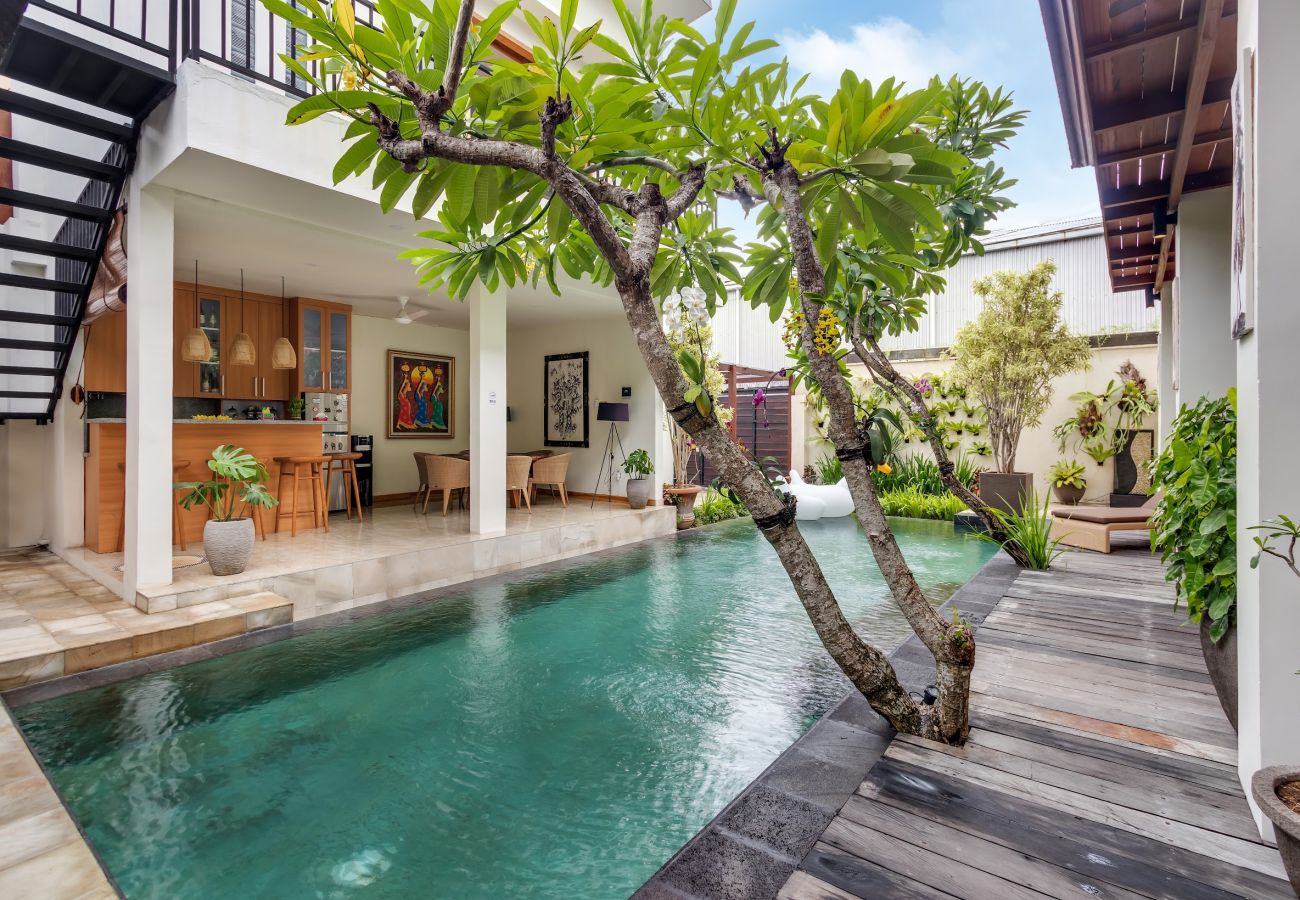 Villa en Kerobokan - Amrina- Casa de 3 habitacions con piscina en Bali