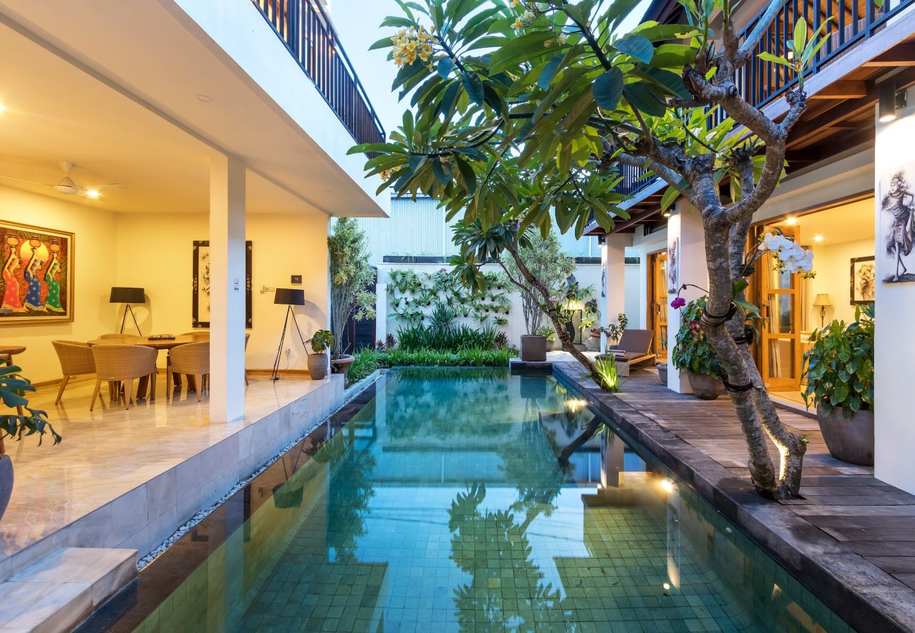 Villa en Kerobokan - Amrina- Casa de 3 habitacions con piscina en Bali