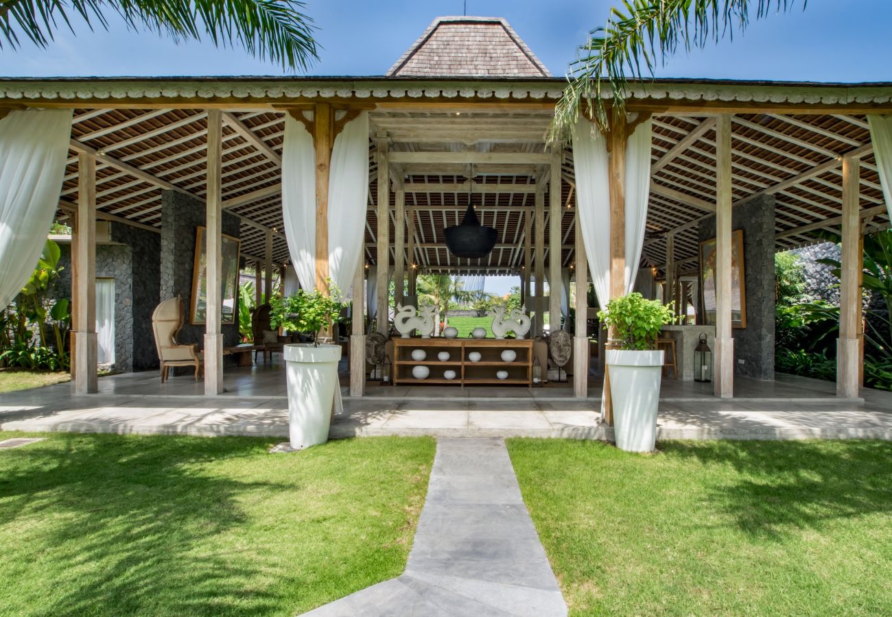 Villa en Kerobokan - Mannao - Espectacular casa de 8 habitaciones con piscina en Bali