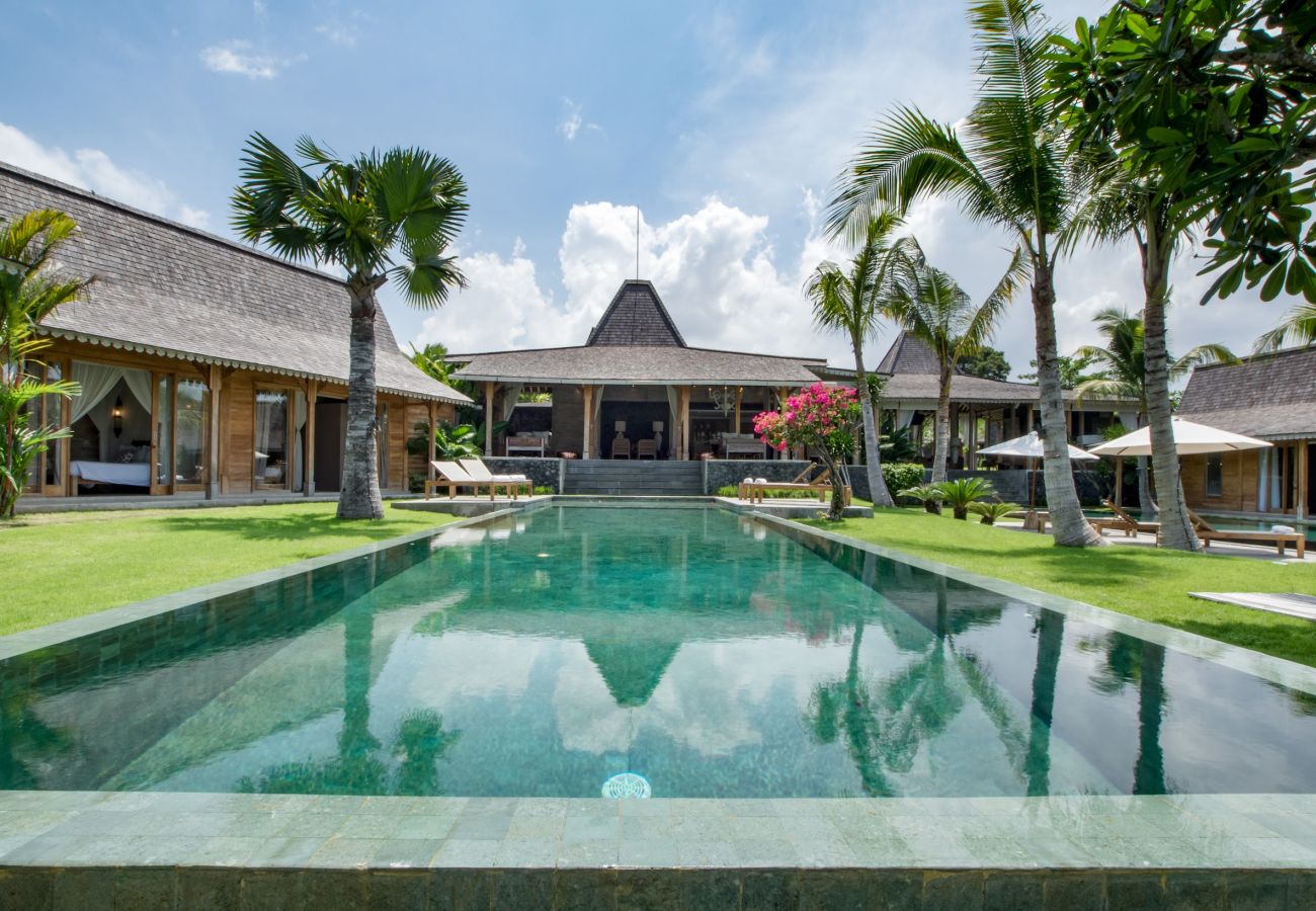 Villa en Kerobokan - Mannao - Espectacular casa de 8 habitaciones con piscina en Bali