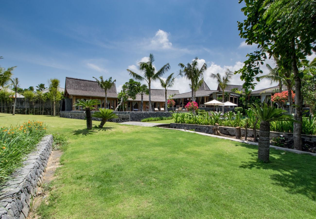 Villa en Kerobokan - Mannao - Espectacular casa de 8 habitaciones con piscina en Bali