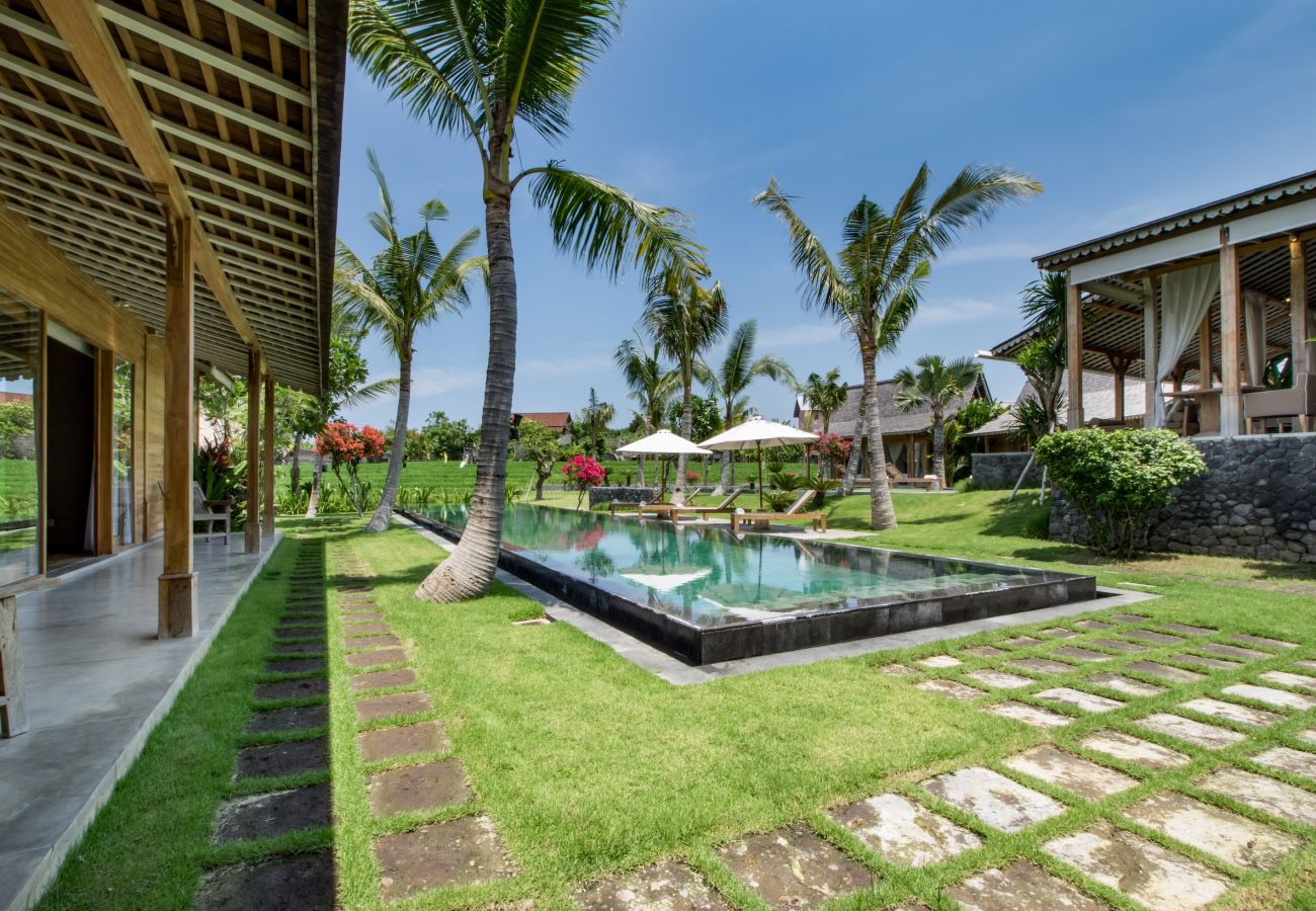 Villa en Kerobokan - Mannao - Espectacular casa de 8 habitaciones con piscina en Bali