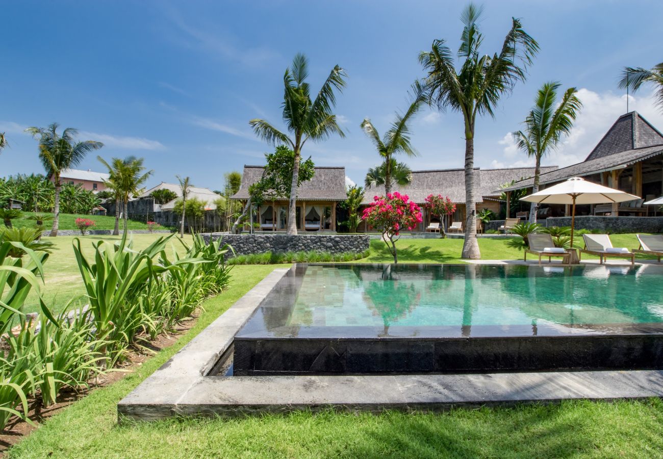 Villa en Kerobokan - Mannao - Espectacular casa de 8 habitaciones con piscina en Bali