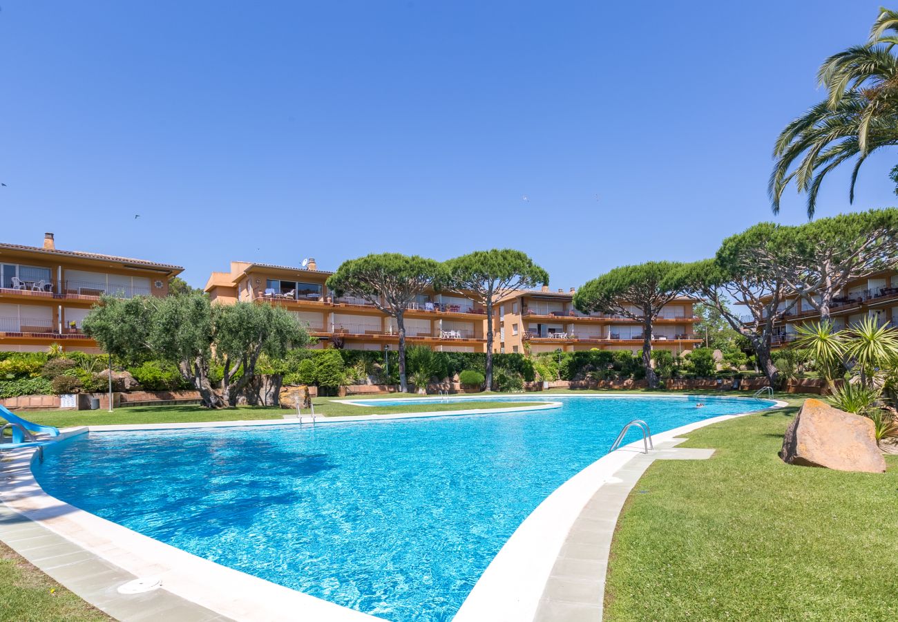 Apartamento en Calella de Palafrugell - ILLA 76 - Bonito apartamento con vistas al mar, piscina y cerca de la playa de Calella